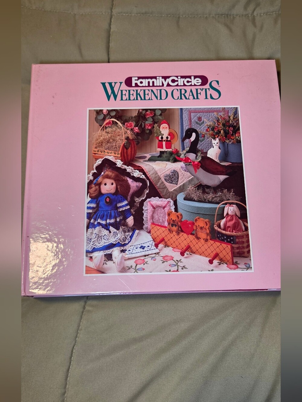 Vintage 1991 Family Circle Weekend Crafts Binder Patterns Projects Craft Book